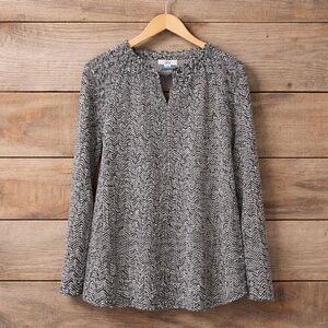 Croft and Barrow Size Small Print Polyester Spandex Notch Neck Blouse